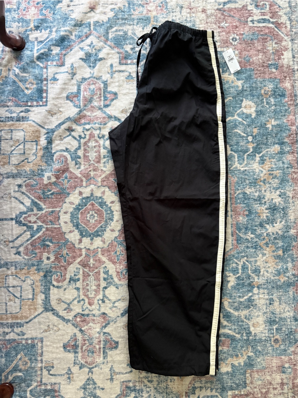 GAP Viral Side Stripe Elastic Waist Barrel Pants in Black, Small - Picture 5 of 14
